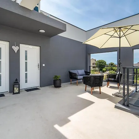 Apartament Lovely In *