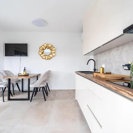 Apartament Lovely In *