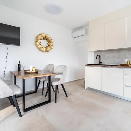 Lovely In Apartament